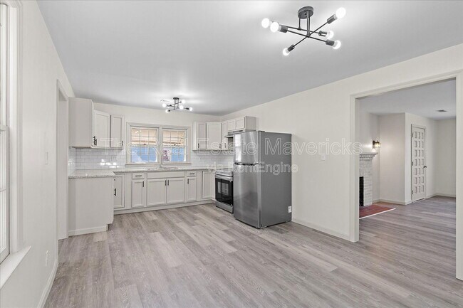 Building Photo - 1820 Tunnel Blvd