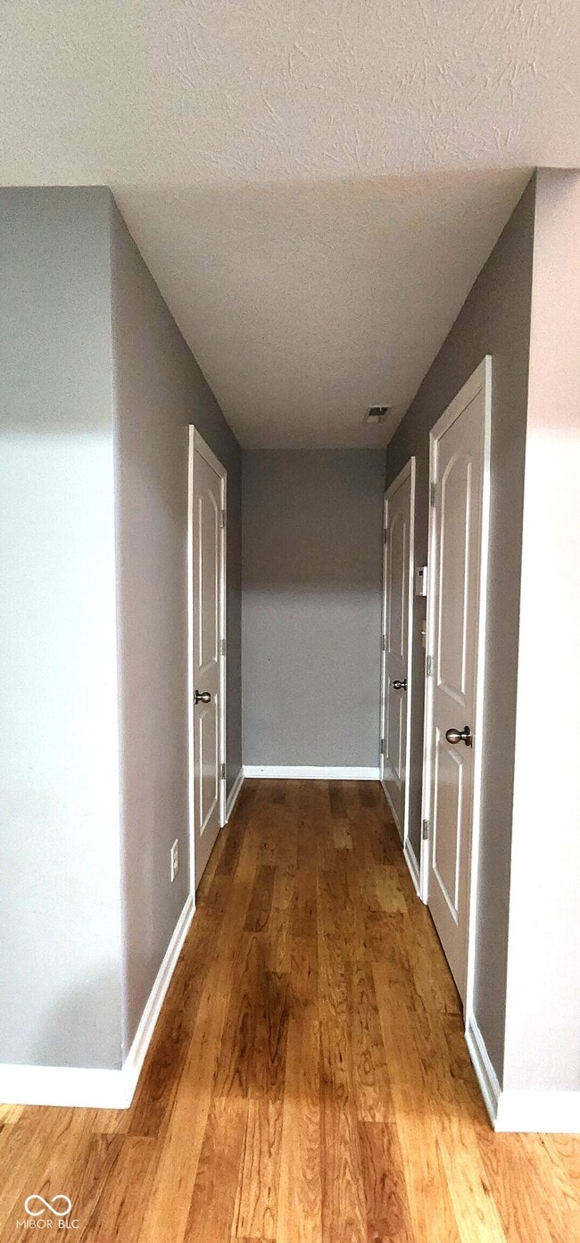 Building Photo - 5923 Edelle Dr