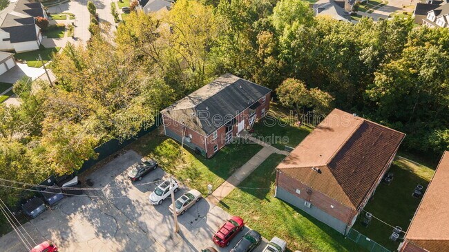 Building Photo - 334 Mt Everest Dr