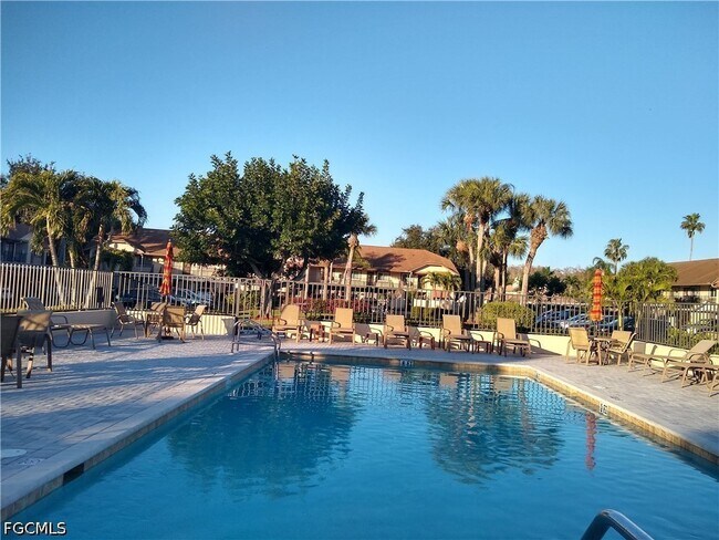 Building Photo - 13076 Cross Creek Ct