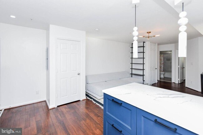 Building Photo - 1386 Bryant St NE