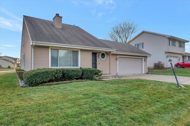 Building Photo - 4 bedroom, 2 bath home - Available August