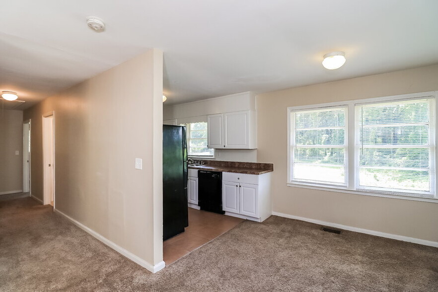 Building Photo - 3301 Howell Cir