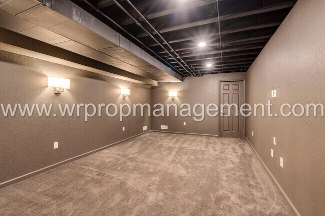 Building Photo - 4 Bed 3 Bath Home in Lambertville
