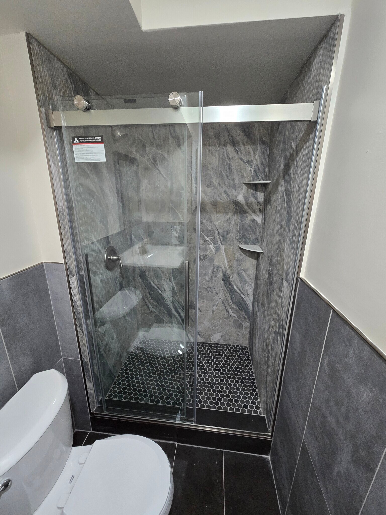 Building Photo - 6 Canterbury Ct