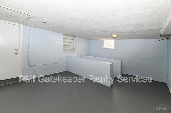 Building Photo - 5618 Leumas Rd