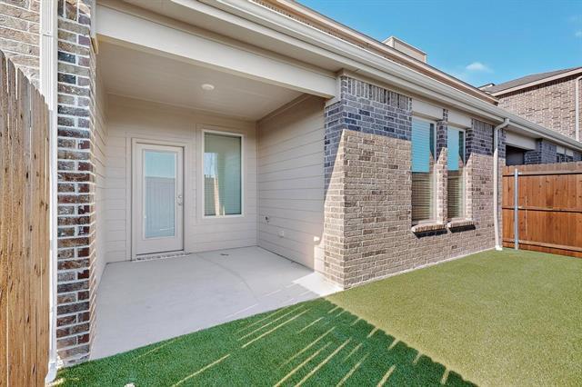 Building Photo - 740 Thorn Crk Dr