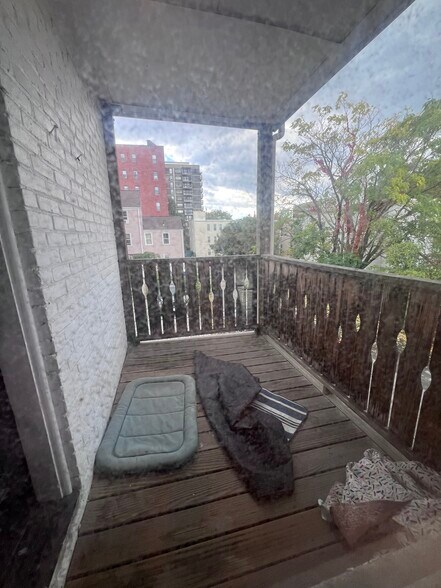 Building Photo - 30 Hancock St