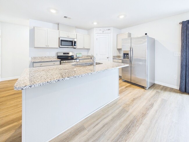 Building Photo - 7047 Woodline Dr