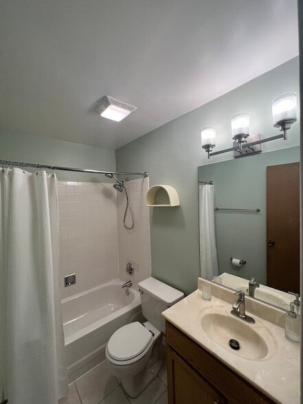 Building Photo - 2028 N Rand Rd