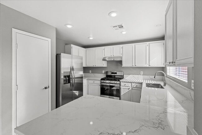 Building Photo - Fabulous Home!