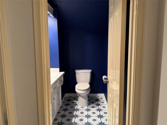 Building Photo - 6906 Pebble Beach Dr