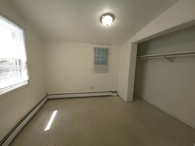 Building Photo - 2645-2647-2647 Pine St