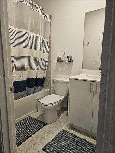 Building Photo - 2637 SE 17th St