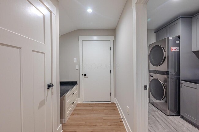 Building Photo - 8838 Eliot Dr