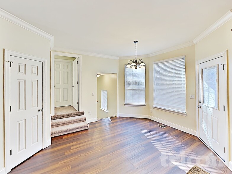 Building Photo - 1705 Walden Ct