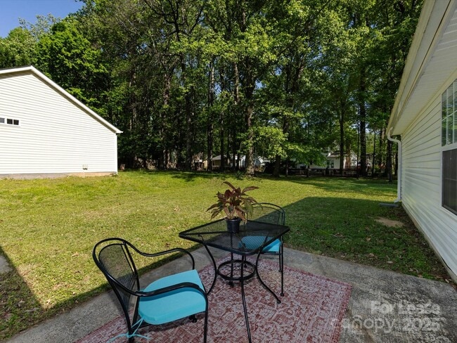 Building Photo - 7731 Ivy Hollow Dr