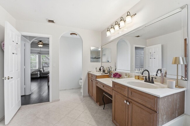 Building Photo - 2753 Misty Oaks Cir
