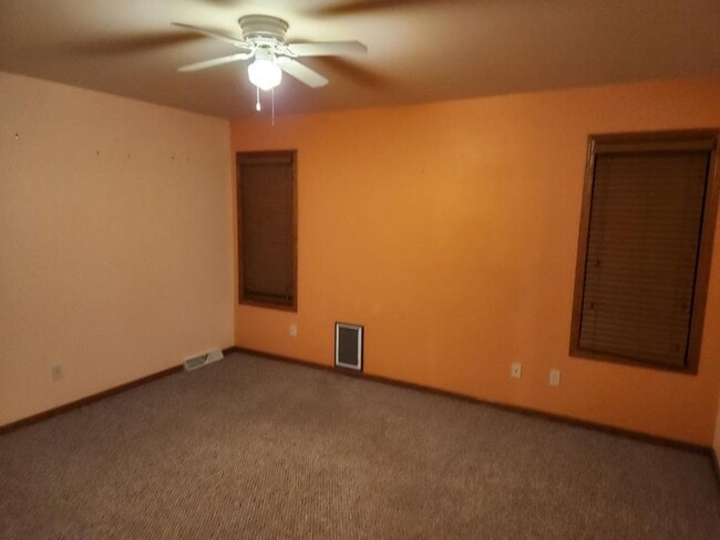 Building Photo - 336 Woodridge Pl