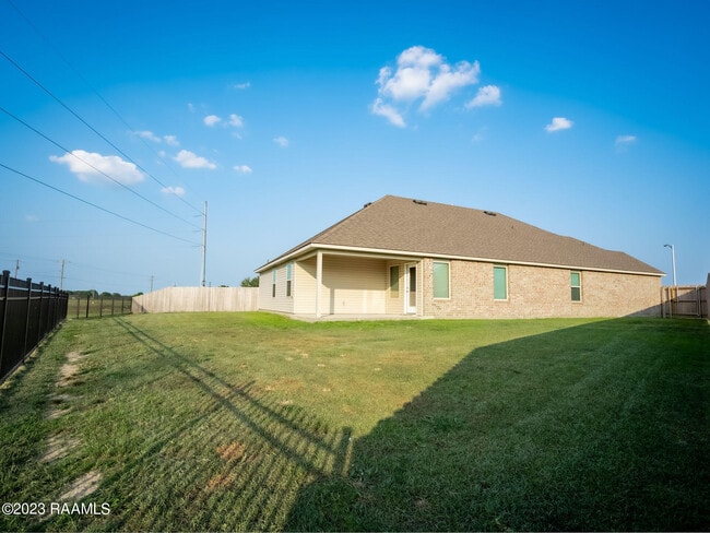 Building Photo - 101 Eagle Lk Dr