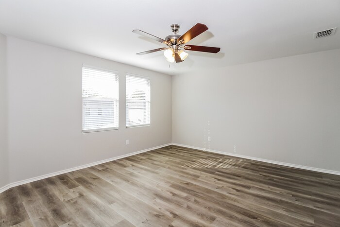 Building Photo - 1321 Scenic Hills Dr