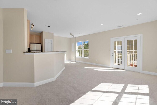 Building Photo - 111 Chevy Chase St