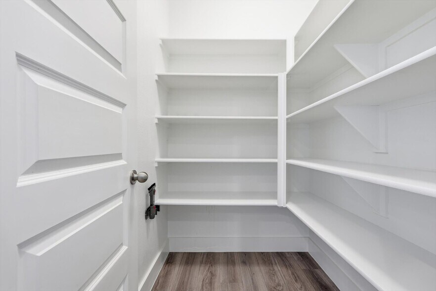 Building Photo - 1861 Arbor Dr