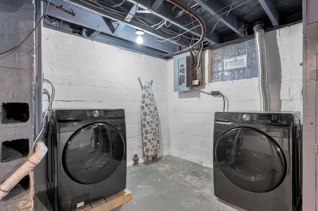 Building Photo - 2107 Cleveland Ave