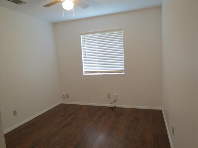 Building Photo - 6803 Rearden Rd