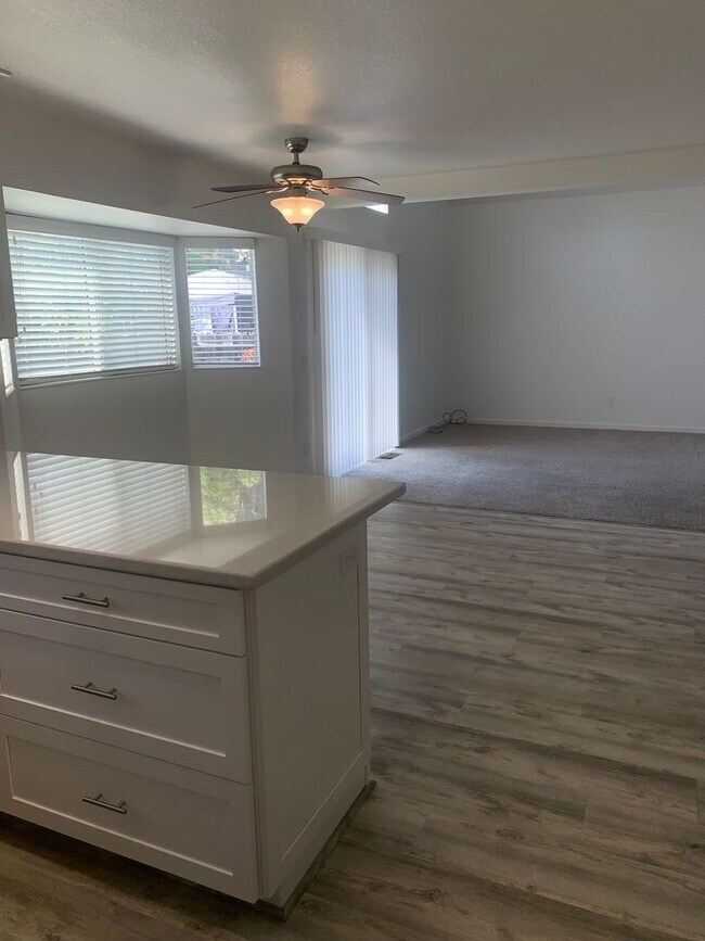 Building Photo - 2618 Valley Oak Way