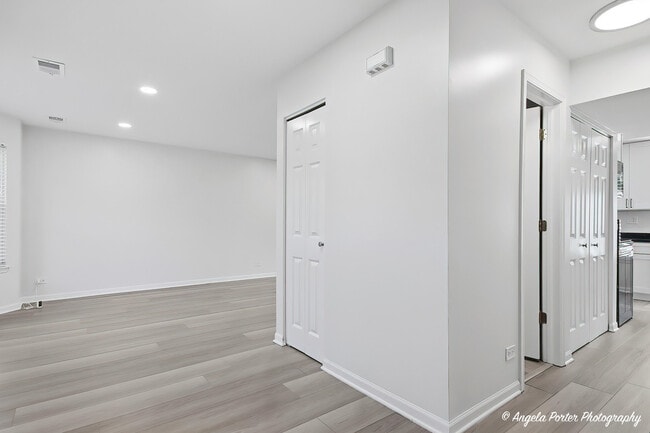 Building Photo - 1240 Huntington Dr