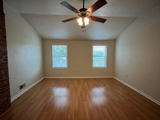 Building Photo - 5117 Cypress St