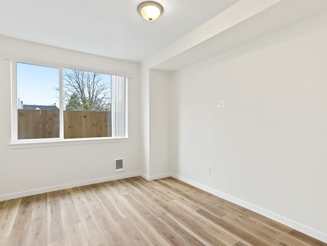 Building Photo - Vancouver Townhouses