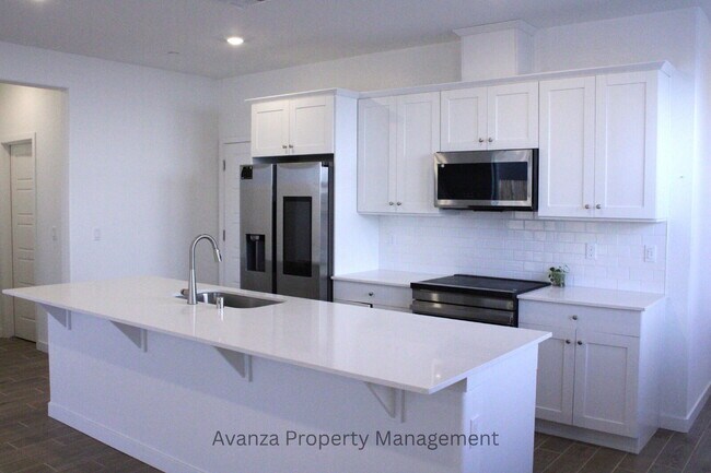 Building Photo - 3422 N Ensanada Ave