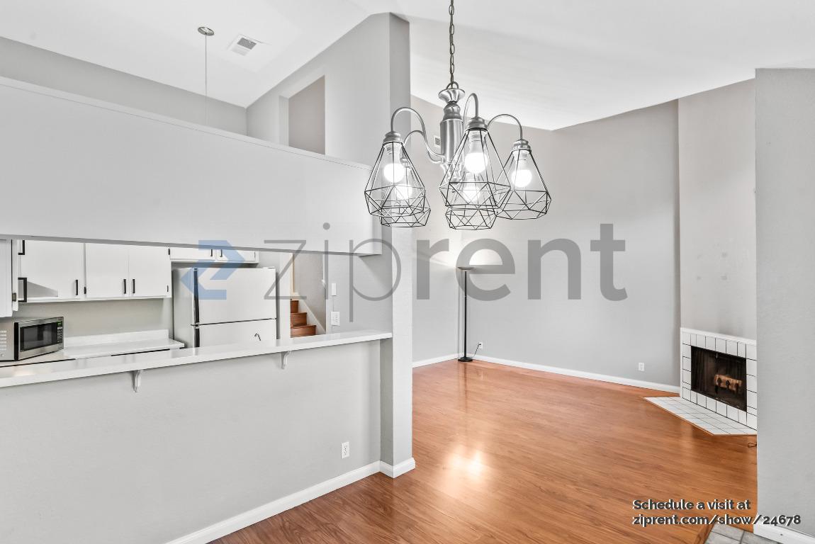 Building Photo - 374 Coyote Creek Cir