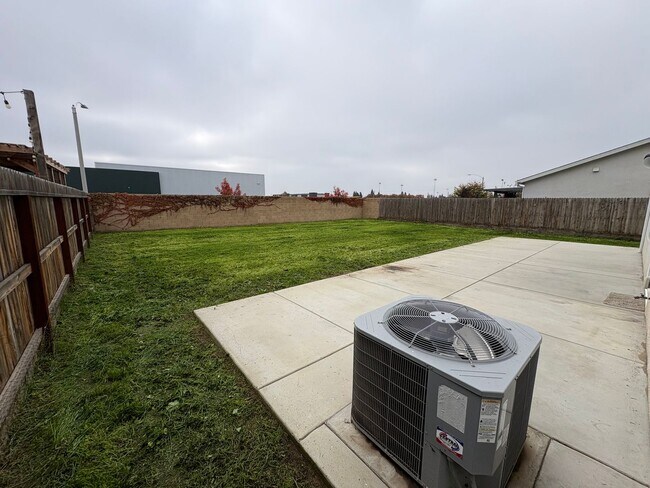 Building Photo - Lennar Built 2 story home coming soon!