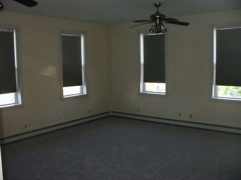 Living room - 121 Gay St