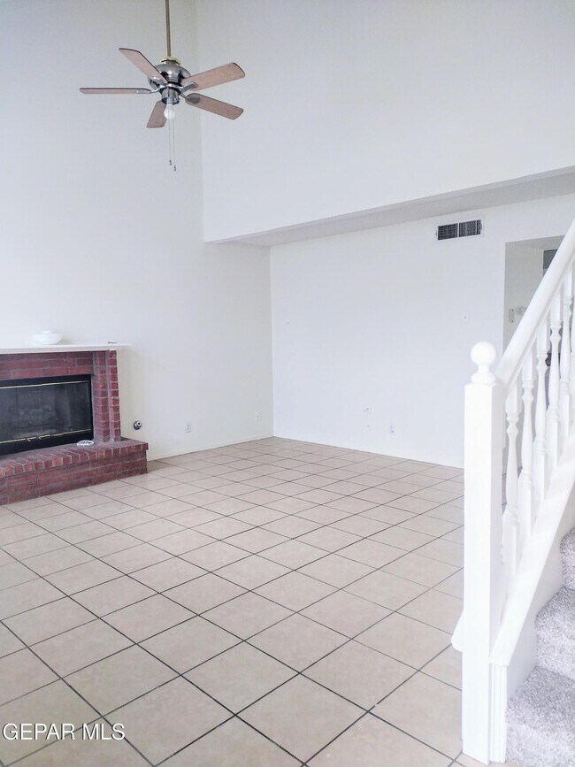 Building Photo - 4620 Loma Linda Cir