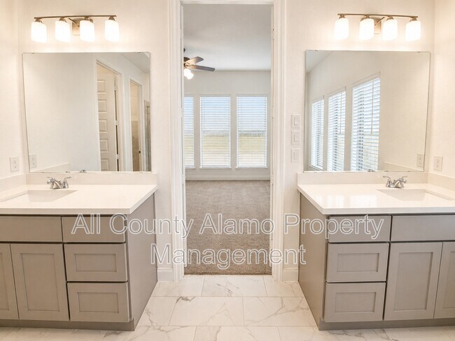 Building Photo - 335 Alpine Lks