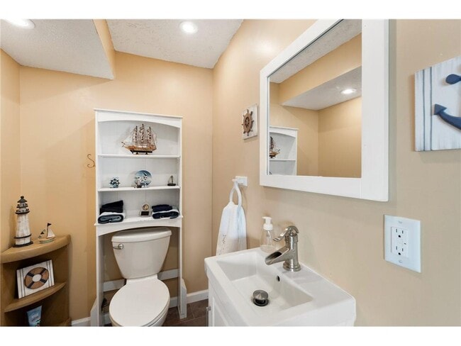 Building Photo - 26755 Fremont Dr