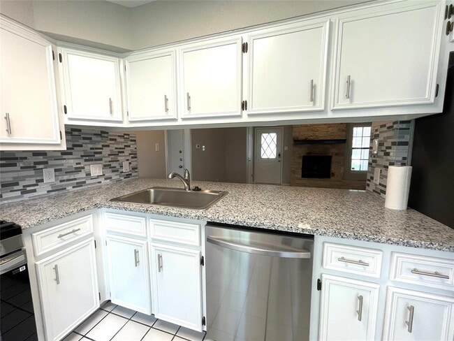 Building Photo - 1008 Cresswell Dr