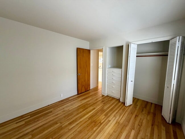 Building Photo - 1072F-A/B-PGPM-T/L-CS