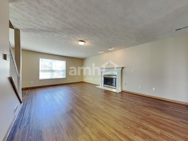 Building Photo - 940 Fox Croft Pl