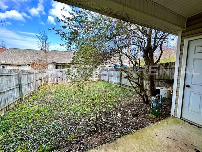 Building Photo - 165 Rocky Ridge Dr