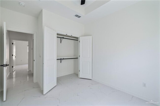 Building Photo - 5320 Vision St