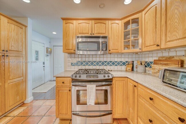 Building Photo - 12620 SW 114th Ave