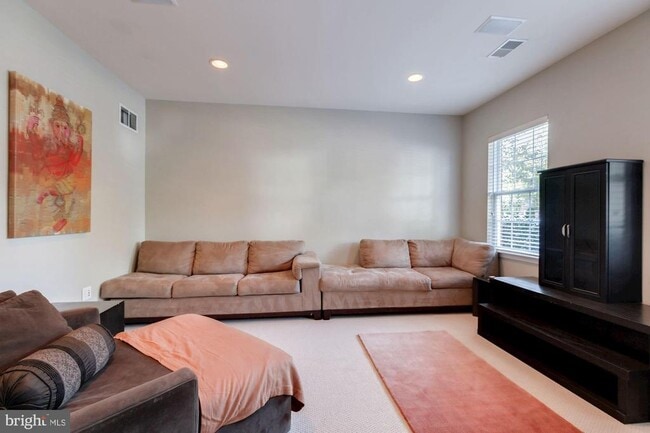 Building Photo - 324 Cameron Station Blvd