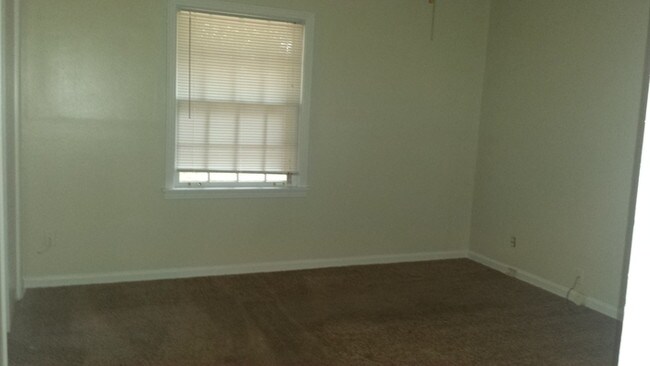 Building Photo - Feels like home-3 BR Brick