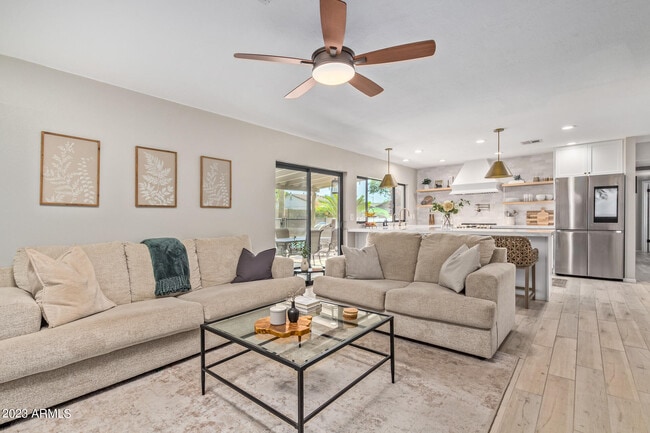 Building Photo - 5202 E Sheena Dr