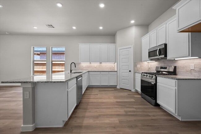 Building Photo - 3203 Farmhouse Ave